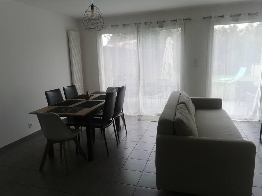 Jolie Maison Entiere Avec 3 Chambres Centre Ville Saint-Andre-de-Cubzac Luaran gambar